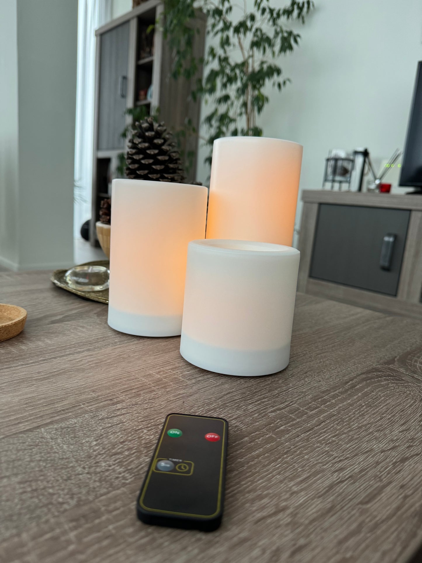 SET OF THREE RECHARGEABLE CANDLES - Includes remote control